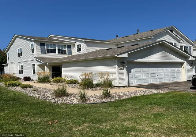 Photo 2 of Single family home for sale at 603 Providence Dr, Shakopee, MN 55379 | MLS# 7135633 | Listing updated on 2026-09-01