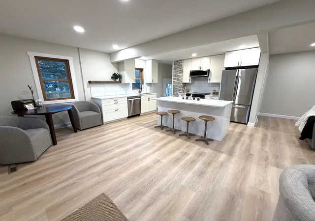 Photo 2 of Single family home for sale at 727 S 7Th St, La Crescent, MN 55947 | MLS# 7135684 | Listing updated on 2026-09-02