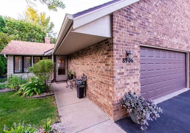 Photo 3 of Single family home for sale at 8906 Montegue Ter, Brooklyn Park, MN 55443 | MLS# 7135693 | Listing updated on 2026-09-12