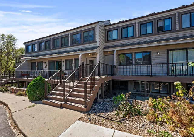 Photo 2 of Single family home for sale at 8948 Neill Lake Rd #155E, Eden Prairie, MN 55347 | MLS# 7135696 | Listing updated on 2026-08-31