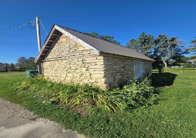 Photo 3 of Sale Pending at 6849 247 Hwy Ne, Elgin, MN 55932 | MLS# 7135715 | Listing updated on 2026-09-16
