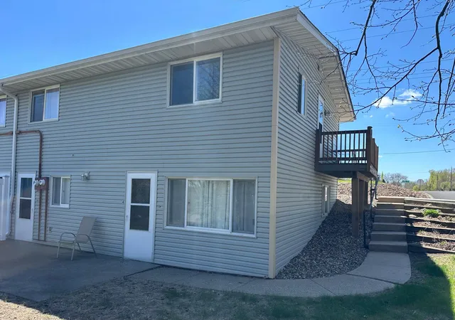Photo 3 of Multi family home for sale at 520 W State St, Belle Plaine, MN 56011 | MLS# 7135782 | Listing updated on 2026-08-31
