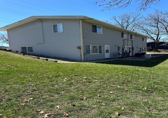 Photo 3 of House for sale at 520 W State St, Belle Plaine, MN 56011 | MLS# 7135782 | Listing updated on 2026-08-31