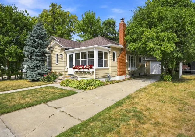 Photo 1 of Single family home for sale at 514 4th Avenue S, Moorhead, MN 56560 | MLS# 7135785 | Listing updated on 2026-09-04