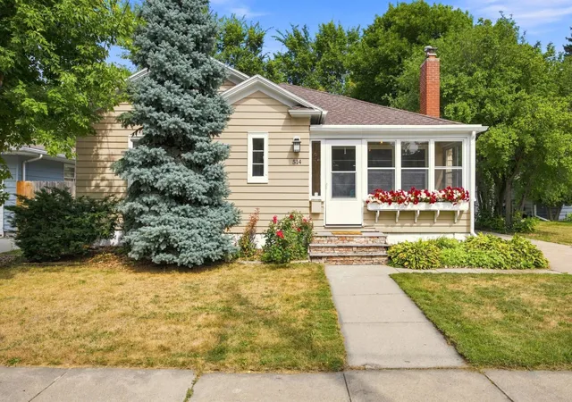 Photo 2 of Single family home for sale at 514 4th Avenue S, Moorhead, MN 56560 | MLS# 7135785 | Listing updated on 2026-09-04