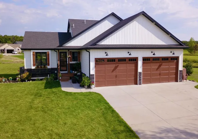 Single family home for sale at 188 Lake Dr Ne, Sauk Rapids, MN 56379 | MLS# 7135806