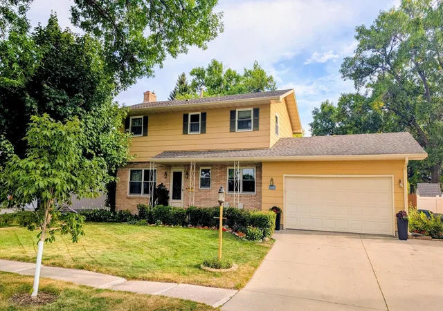 Photo 2 of Single family home for sale at 1207 22nd Avenue S, Moorhead, MN 56560 | MLS# 7135819 | Listing updated on 2026-09-07