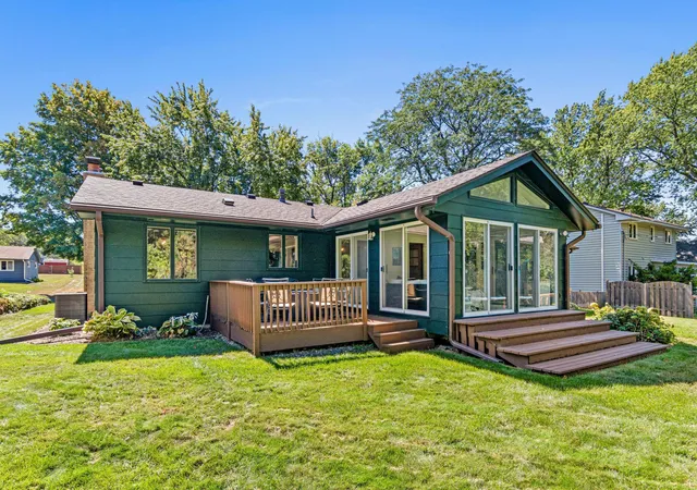 Photo 32 of Single family home for sale at 302 Heritage Cir N, Burnsville, MN 55337 | MLS# 7135848 | Listing updated on 2026-09-07