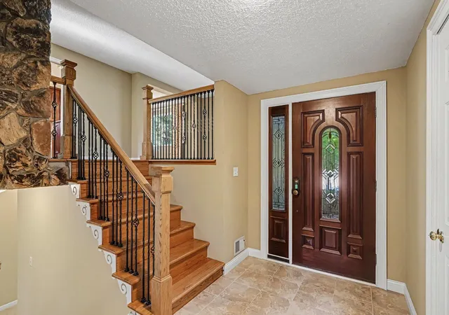 Photo 3 of Sale Pending at 104 Sweetwater Dr, Saint Paul, MN 55124 | MLS# 7135858 | Listing updated on 2026-09-29