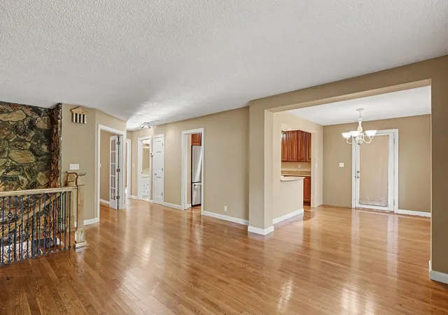 Photo 3 of Sale Pending at 104 Sweetwater Dr, Saint Paul, MN 55124 | MLS# 7135858 | Listing updated on 2026-09-29