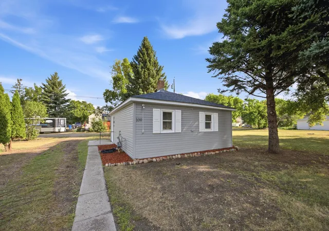 Photo 2 of Single family home for sale at 109 2nd Avenue Sw, Dilworth, MN 56529 | MLS# 7135872 | Listing updated on 2026-10-07