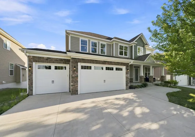Photo 1 of Single family home for sale at 18625 43rd Avenue N, Minneapolis, MN 55446 | MLS# 7135882 | Listing updated on 2026-09-19
