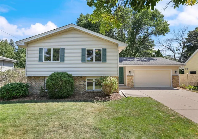 Photo 3 of Single family home for sale at 11377 Lily St NW, Minneapolis, MN 55433 | MLS# 7135920 | Listing updated on 2026-09-08