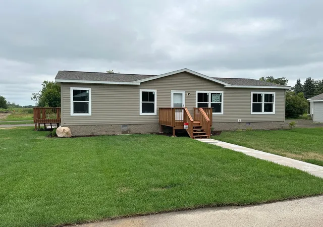 Photo 1 of Single family home for sale at 402 1st Street Ne, Staples, MN 56479 | MLS# 7135924 | Listing updated on 2026-09-28