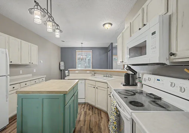 Photo 3 of Single family home for sale at 9648 Peony Ln N, Maple Grove, MN 55311 | MLS# 7135931 | Listing updated on 2026-09-12