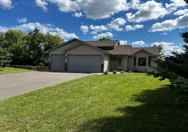 Photo 23 of Single family home for sale at 805 Pond View Ct, Braham, MN 55006 | MLS# 7135940 | Listing updated on 2026-09-07