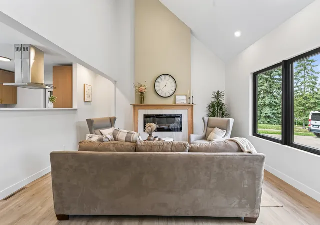 Photo 3 of Single family home for sale at 364 County Rd C W, Saint Paul, MN 55113 | MLS# 7135947 | Listing updated on 2026-10-02