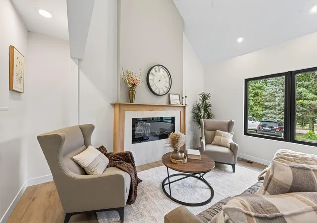 Photo 4 of Single family home for sale at 364 County Rd C W, Saint Paul, MN 55113 | MLS# 7135947 | Listing updated on 2026-10-02