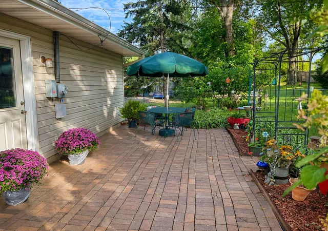Photo 3 of Sale Pending at 1798 E Bluestone Dr, Eagan, MN 55122 | MLS# 7135955 | Listing updated on 2026-09-25