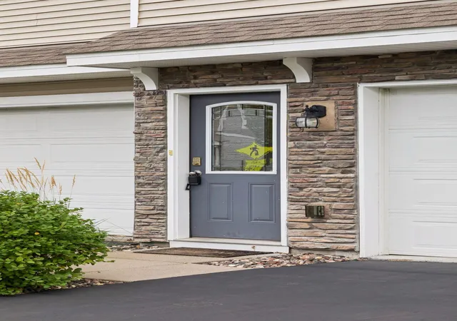 Photo 2 of Single family home for sale at 8757 Granite Ln, Saint Paul, MN 55129 | MLS# 7135964 | Listing updated on 2026-09-16