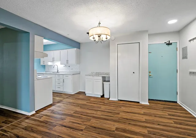 Listing Photo 4 - Condo for sale in building located at 7318 W 22nd St, St. Louis Park, MN 55426 - Unit #111