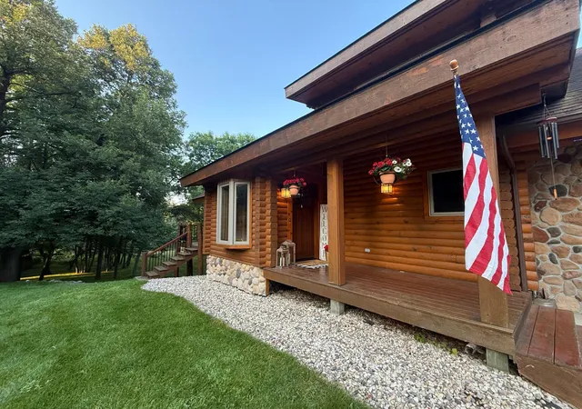 Photo 2 of Single family home for sale at 130 Eastwood Dr, Thief River Falls, MN 56701 | MLS# 7135977 | Listing updated on 2026-09-01