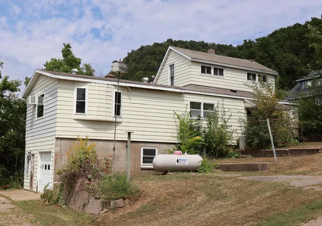Photo 1 of Single family home for sale at 100 N 2nd St, Alma, WI 54610 | MLS# 7135982 | Listing updated on 2026-08-31