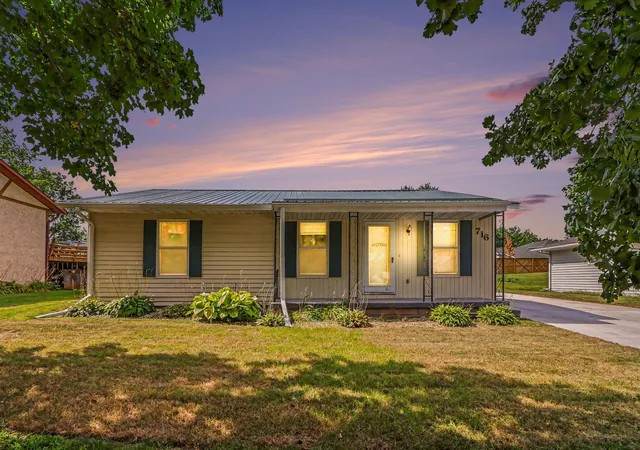 Photo 1 of Single family home for sale at 716 Conliffe Ave Sw, Faribault, MN 55021 | MLS# 7136009 | Listing updated on 2026-09-01