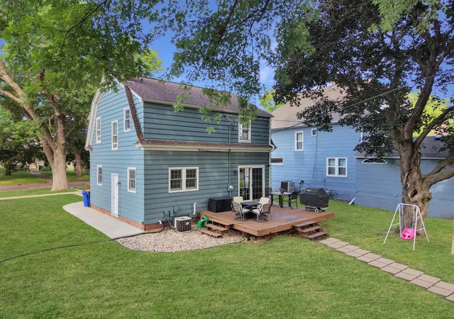 Photo 2 of Single family home for sale at 2713 Linden Ave, Slayton, MN 56172 | MLS# 7136012 | Listing updated on 2026-09-02