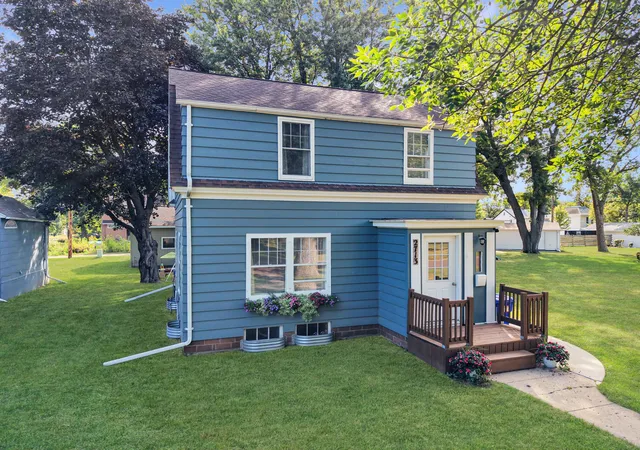 Photo 3 of Single family home for sale at 2713 Linden Ave, Slayton, MN 56172 | MLS# 7136012 | Listing updated on 2026-09-02