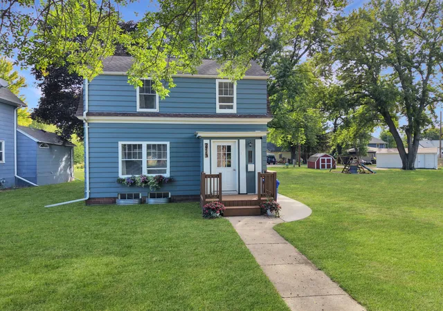Photo 3 of Single family home for sale at 2713 Linden Ave, Slayton, MN 56172 | MLS# 7136012 | Listing updated on 2026-09-02