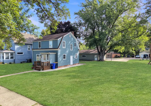 Photo 4 of Single family home for sale at 2713 Linden Ave, Slayton, MN 56172 | MLS# 7136012 | Listing updated on 2026-09-02