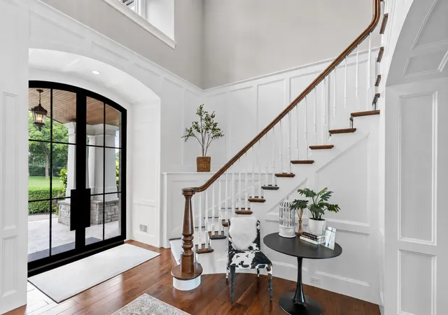 Photo 4 of Single family home for sale at 372 Ferndale Rd S, Wayzata, MN 55391 | MLS# 7136024 | Listing updated on 2026-09-15