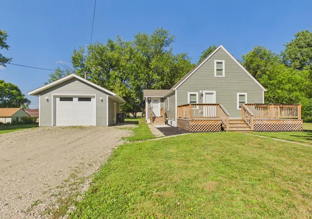 Photo 1 of Single family home for sale at 515 1st Street Ne, Glenwood, MN 56334 | MLS# 7136032 | Listing updated on 2026-09-04