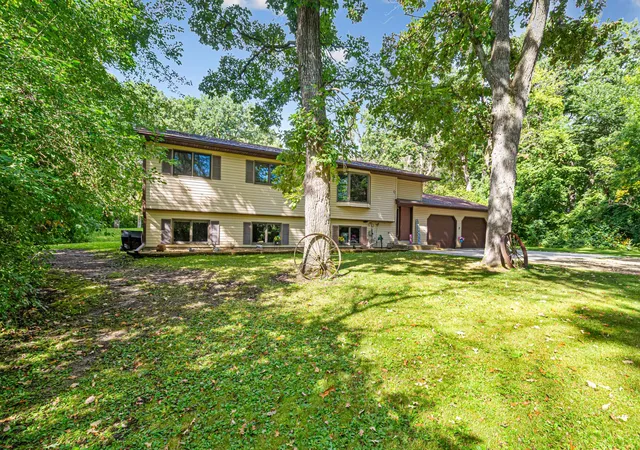 Photo 1 of Single family home for sale at 13850 Fox Lake Trl, Faribault, MN 55021 | MLS# 7136037 | Listing updated on 2026-09-07
