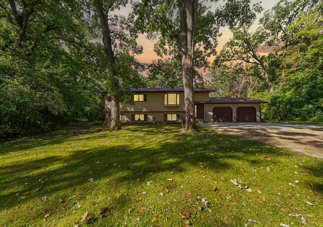 Photo 2 of Single family home for sale at 13850 Fox Lake Trl, Faribault, MN 55021 | MLS# 7136037 | Listing updated on 2026-09-07