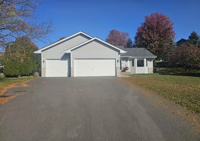 Photo 2 of Single family home for sale at 9350 Parkside Dr, Saint Paul, MN 55125 | MLS# 7136045 | Listing updated on 2026-10-23