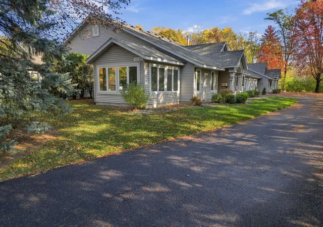 Photo 3 of Single family home for sale at 3102 Manitou Dr, Saint Paul, MN 55110 | MLS# 7136048 | Listing updated on 2026-10-29