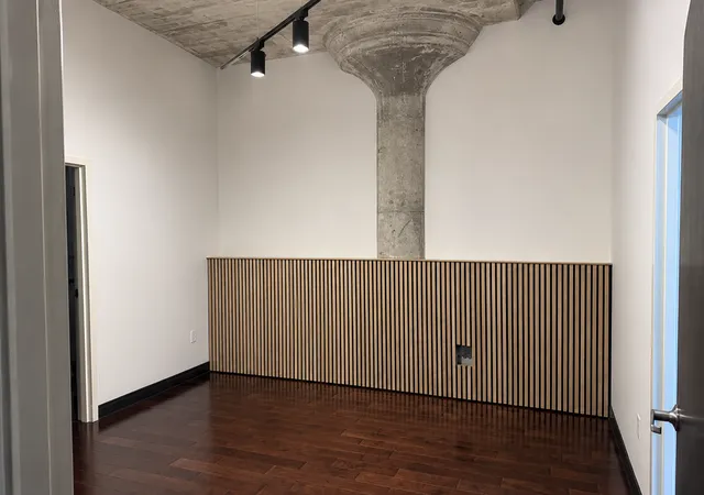 Photo 3 of Condo for sale at 618 Washington Ave N #405, Minneapolis, MN 55401 | MLS# 7136050 | Listing updated on 2026-09-02
