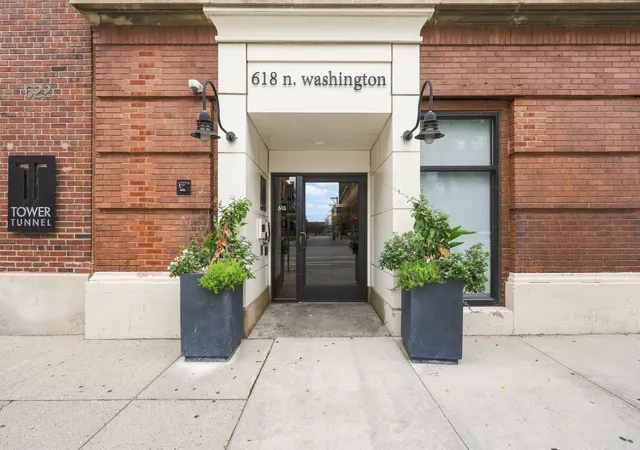 Photo 3 of Condo for sale at 618 Washington Ave N #405, Minneapolis, MN 55401 | MLS# 7136050 | Listing updated on 2026-09-21