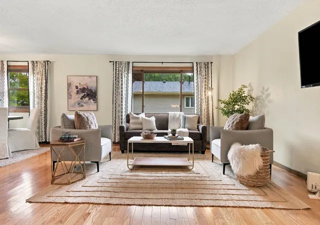 Photo 1 of Single family home for sale at 1602 Long Lake Rd, Saint Paul, MN 55112 | MLS# 7136051 | Listing updated on 2026-10-09