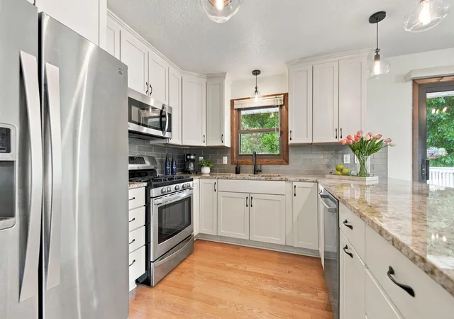 Photo 3 of Single family home for sale at 1602 Long Lake Rd, Saint Paul, MN 55112 | MLS# 7136051 | Listing updated on 2026-09-20