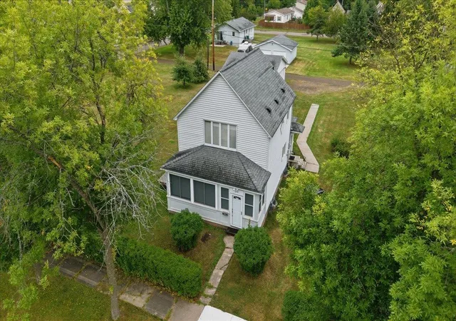 3rd image of 324 98th Avenue W, Duluth, MN 55808 | MLS# 7136053