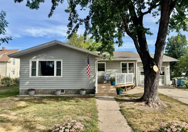 Photo 2 of Single family home for sale at 707 4th Street Se, Jamestown, ND 58401 | MLS# 7136081 | Listing updated on 2026-09-05