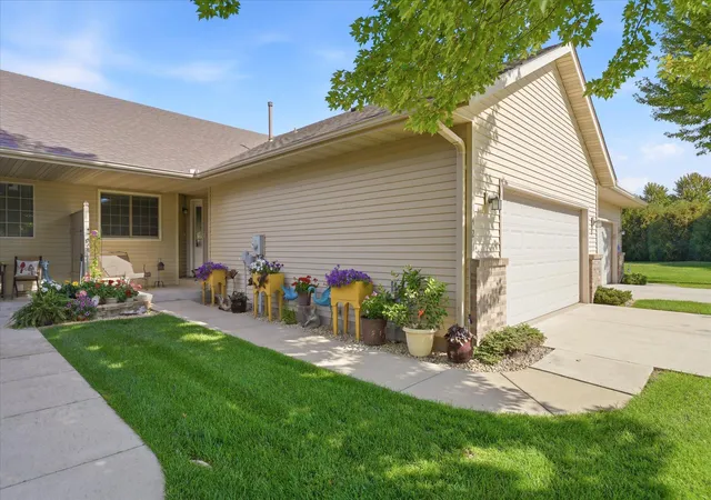 Photo 2 of Single family home for sale at 1421 Roberts Rd, Buffalo, MN 55313 | MLS# 7136082 | Listing updated on 2026-09-08