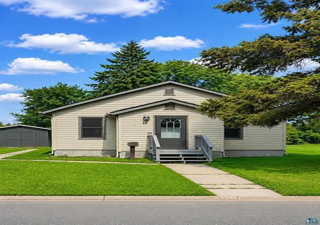 Photo 2 of Single family home for sale at 14 E 5th Avenue N, Aurora, MN 55705 | MLS# 7136099 | Listing updated on 2026-09-01