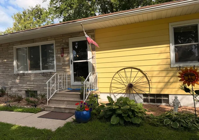 Single family home for sale at 405 SE 15th Street, Austin, MN 55912 | MLS# 7136108