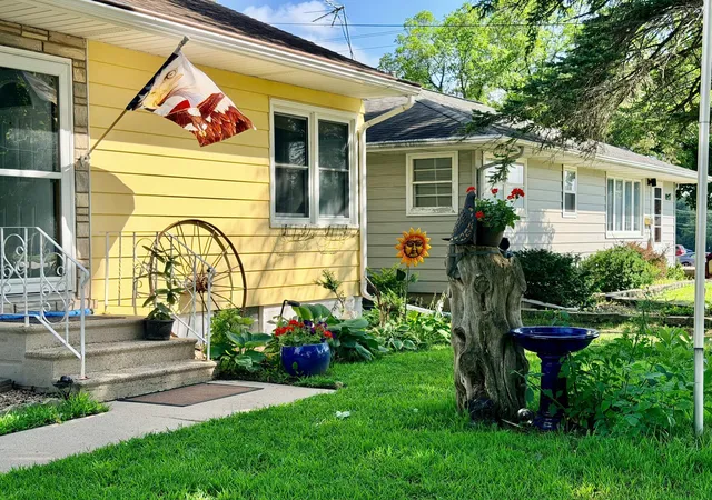 Photo 2 of Single family home for sale at 405 Se 15th Street, Austin, MN 55912 | MLS# 7136108 | Listing updated on 2026-09-18