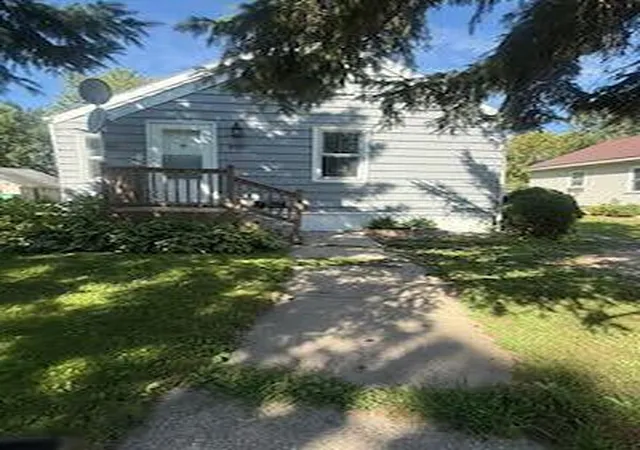 Photo 3 of Sale Pending at 616 Ann St, Willmar, MN 56201 | MLS# 7136110 | Listing updated on 2026-10-08