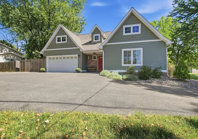 Photo 4 of Single family home for sale at 7181 W 192nd Avenue, Eden Prairie, MN 55346 | MLS# 7136121 | Listing updated on 2026-09-19